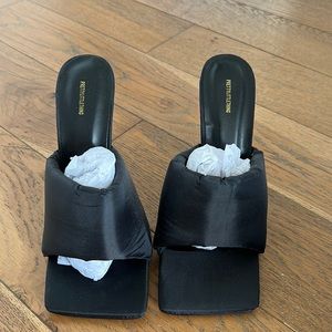 Puffer heel - black Prettly Little Thing